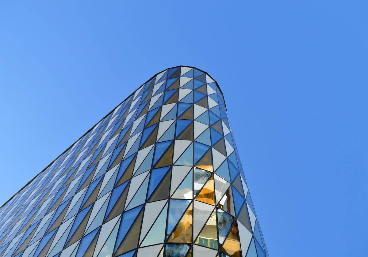 弹无虚发!邓肯-罗宾逊在训练师指导下进行专项三分球投射训练