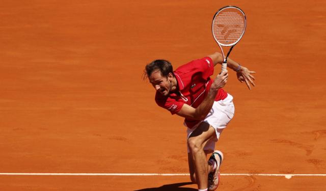 kaiyunapp下载-梅德维德夫结束“三大赛”8连败 “红土天残”开窍了？